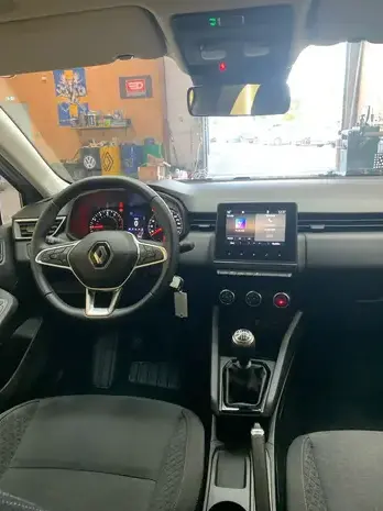 voiture occasion à Le Ferré - image 4